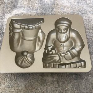 Nordic Ware Vintage Santa Claus Cake Pan 10 Cups 2.4 Liter Mold 3D Christmas GUC